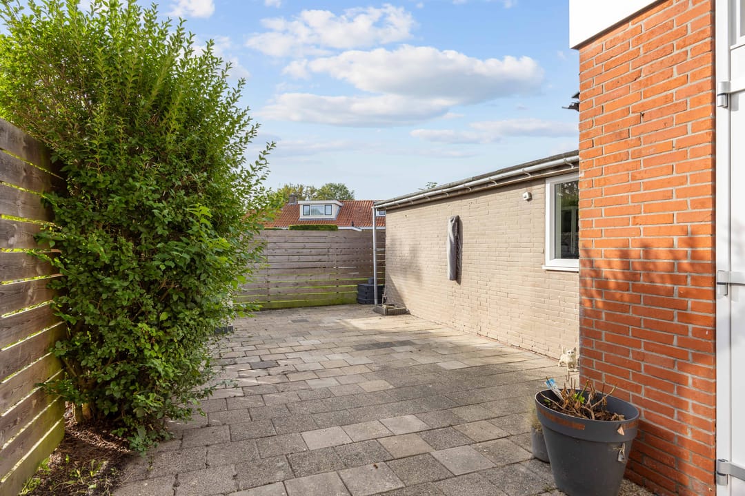 Photo 31 of Burgemeester Westerhuisstraat 7