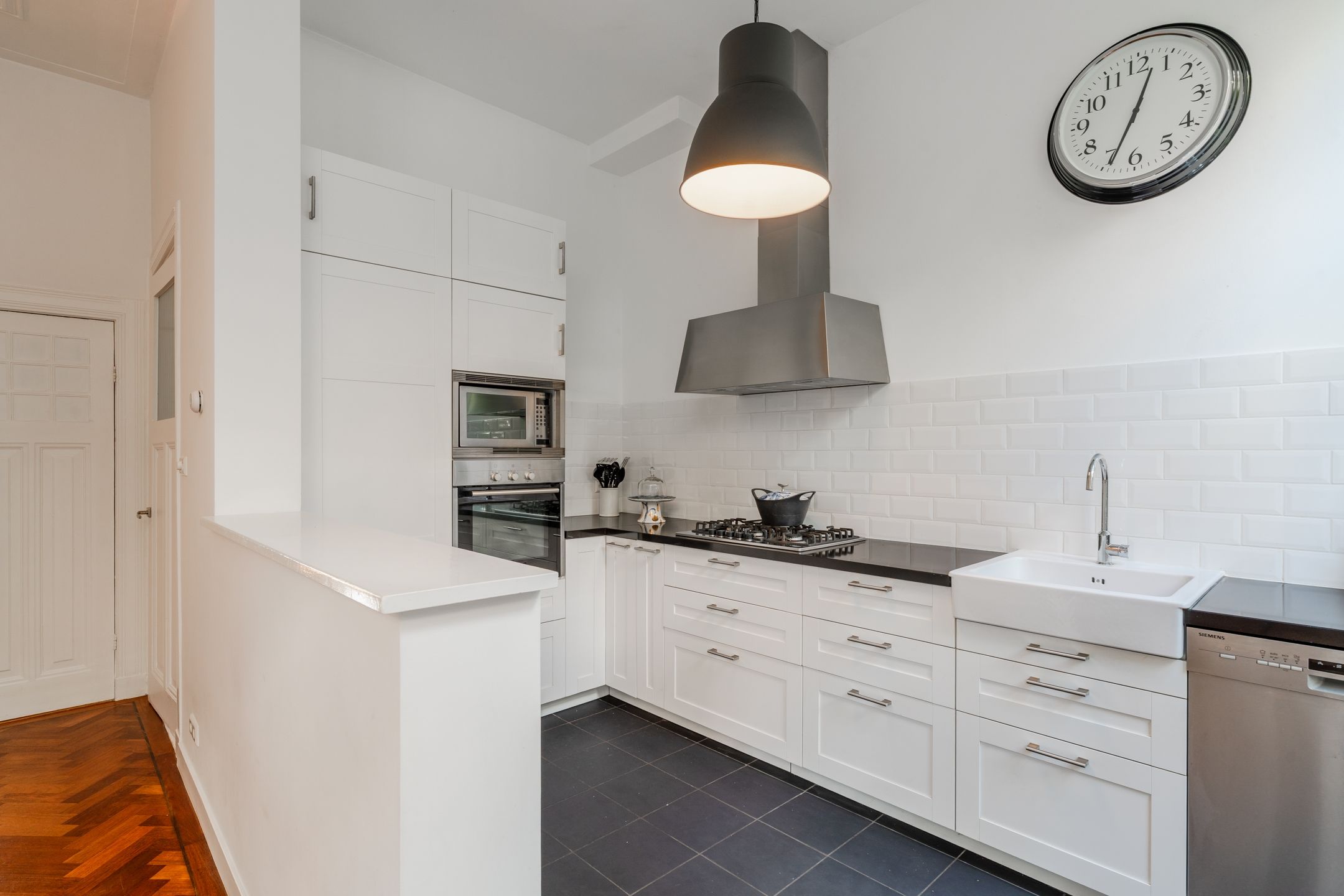 Photo 18 of Wouwermanstraat 34-H