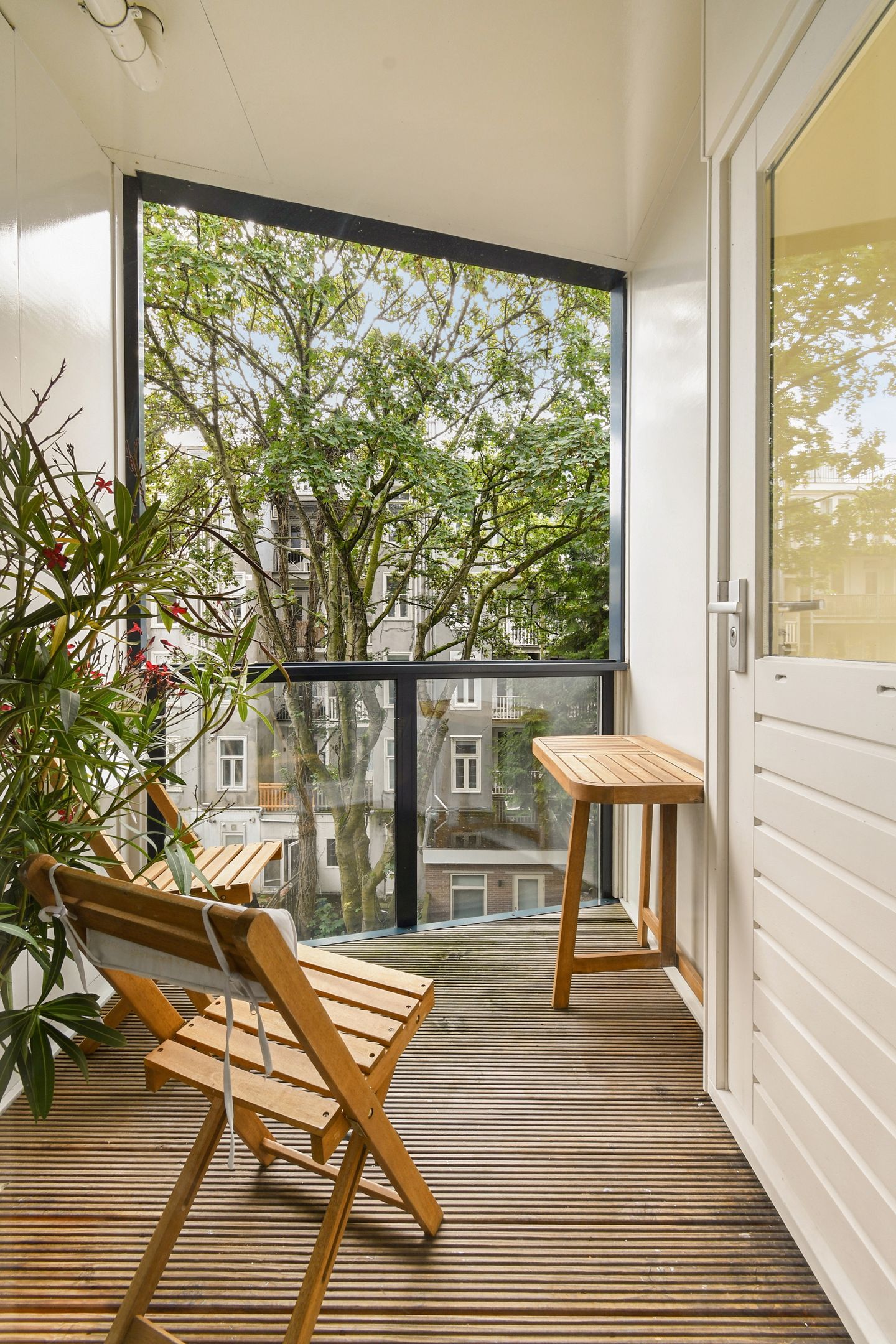 Photo 5 of Eerste Jan van der Heijdenstraat 44-3A