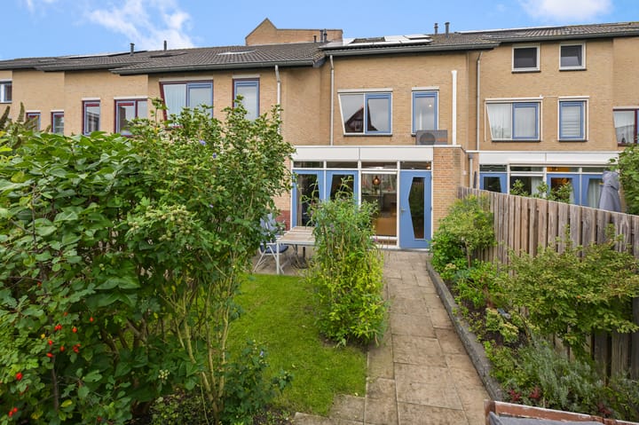 Tussenwoning te koop: Aardepad 13, Alphen Aan Den Rijn