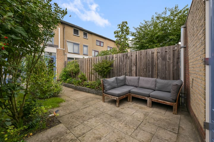 Tussenwoning te koop: Aardepad 13, Alphen Aan Den Rijn