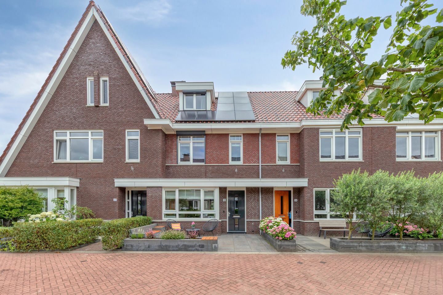 Foto 1 van Voorzoom 18