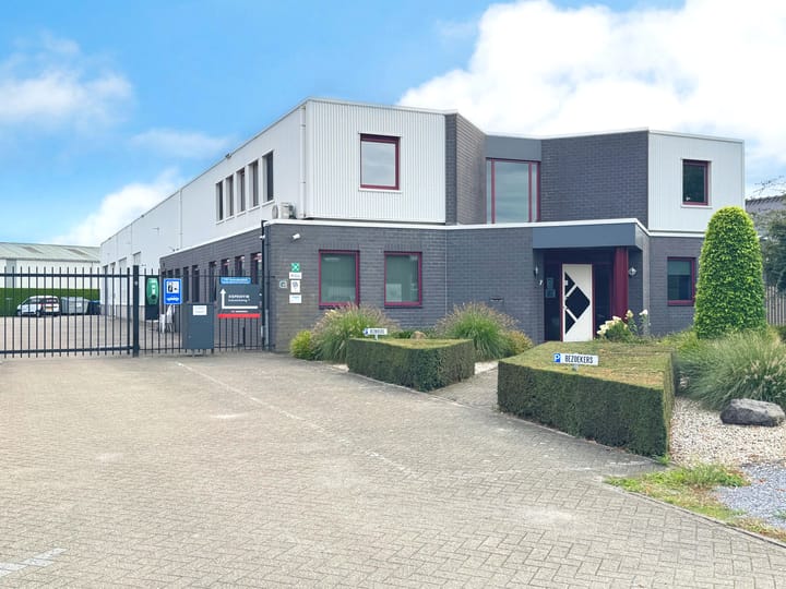 Industrieweg 7, Oost West en Middelbeers