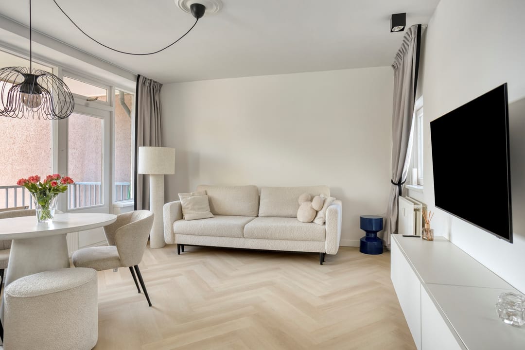 Photo 1 of Arent Janszoon Ernststraat 689