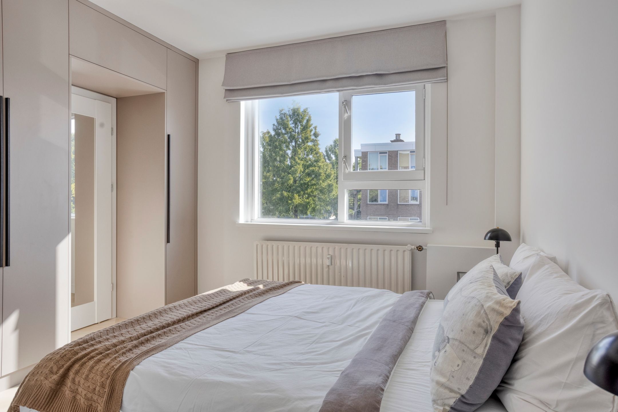 Photo 15 of Arent Janszoon Ernststraat 689