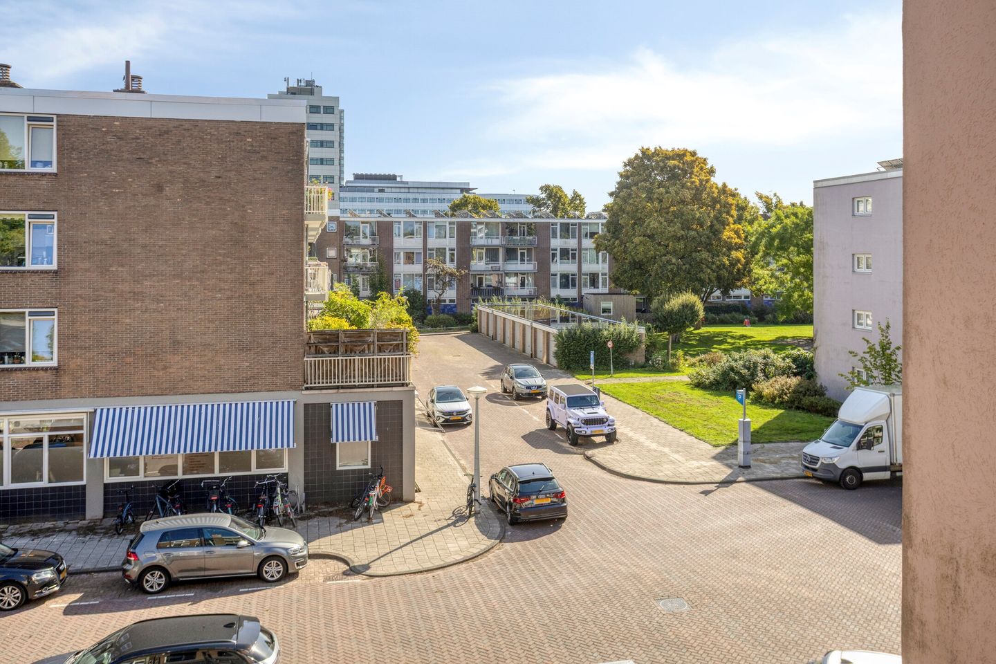 Photo 14 of Arent Janszoon Ernststraat 689