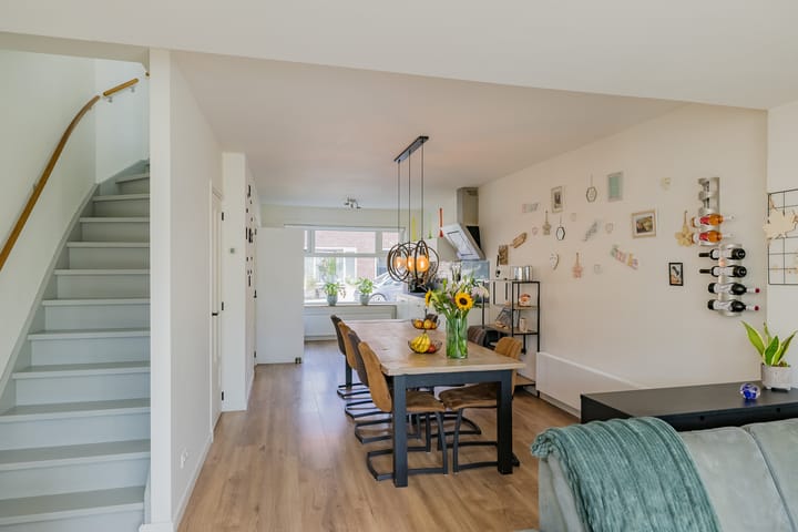 Tussenwoning te koop: Elzenstraat 29, Ijmuiden