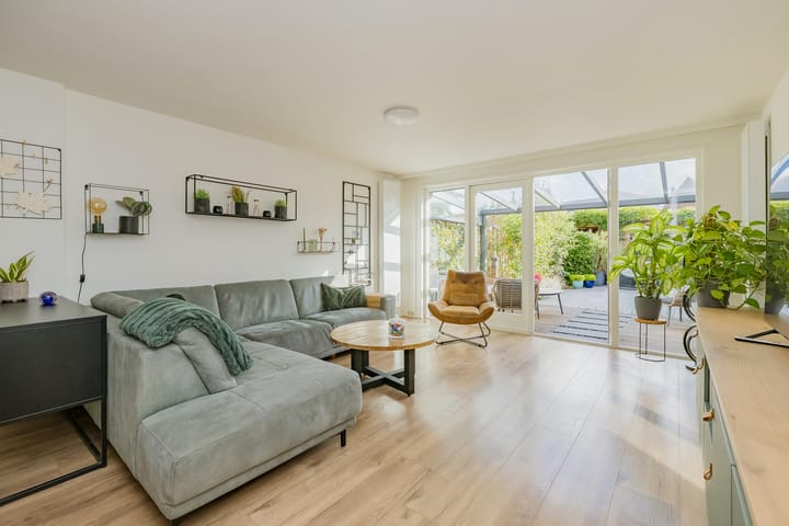 Tussenwoning te koop: Elzenstraat 29, Ijmuiden