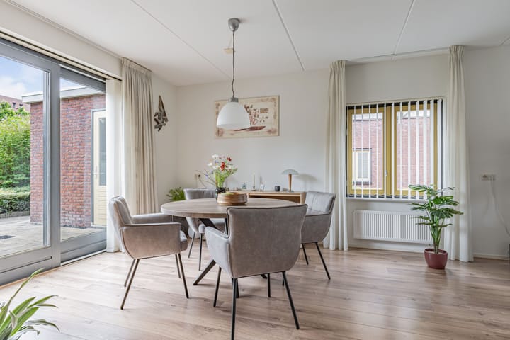 Twee-onder-één-kap te koop: De Mielgong 13, Mantgum