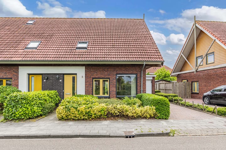 Twee-onder-één-kap te koop: De Mielgong 13, Mantgum