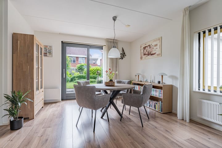 Twee-onder-één-kap te koop: De Mielgong 13, Mantgum