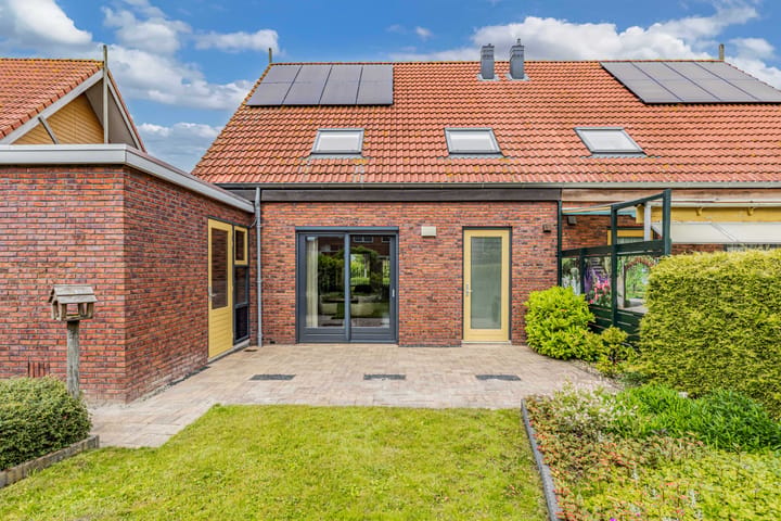 Twee-onder-één-kap te koop: De Mielgong 13, Mantgum