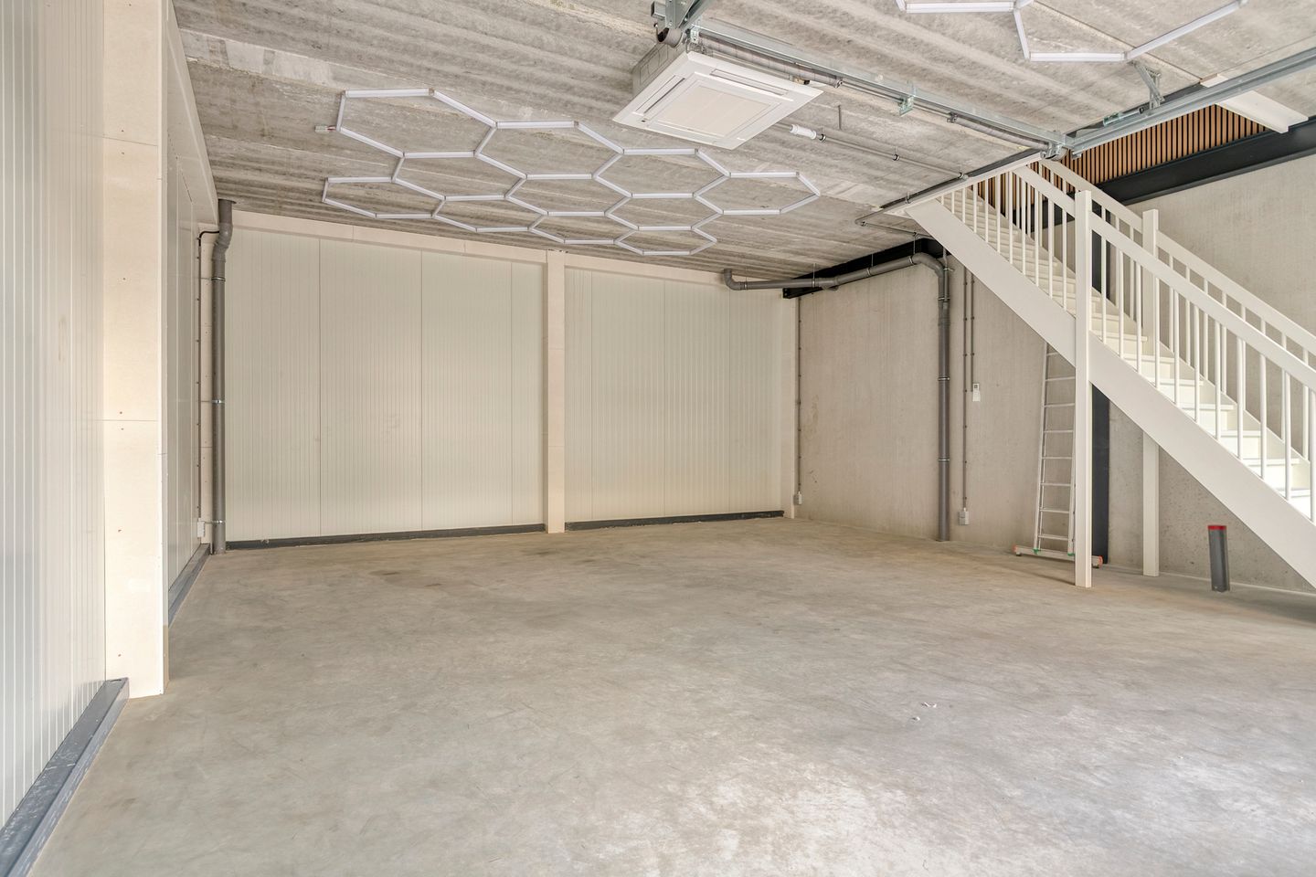 Bekijk foto 3 van Bijlmermeerstraat 46-11