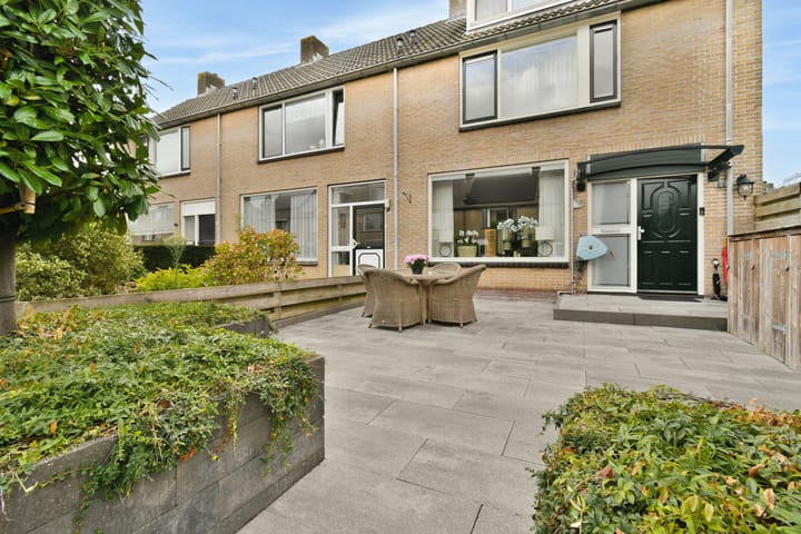 Hoekwoning te koop: Laurierstraat 1, Dordrecht