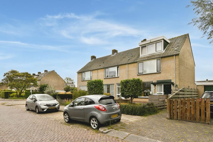 Hoekwoning te koop: Laurierstraat 1, Dordrecht