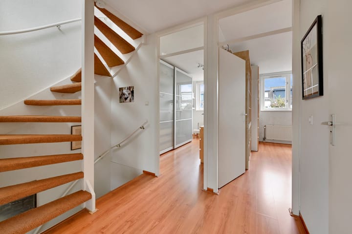 Tussenwoning te koop: Maria Rutgersweg 99, Leiden