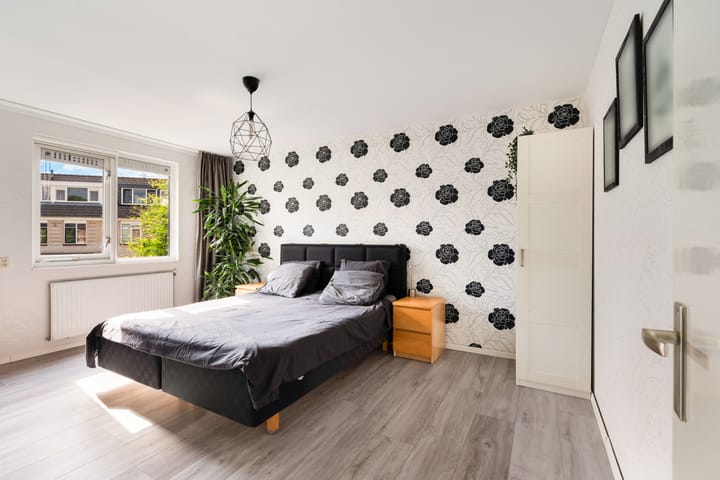 Tussenwoning te koop: Jo Bauerlaan 18, Pijnacker