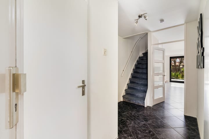 Tussenwoning te koop: Jo Bauerlaan 18, Pijnacker