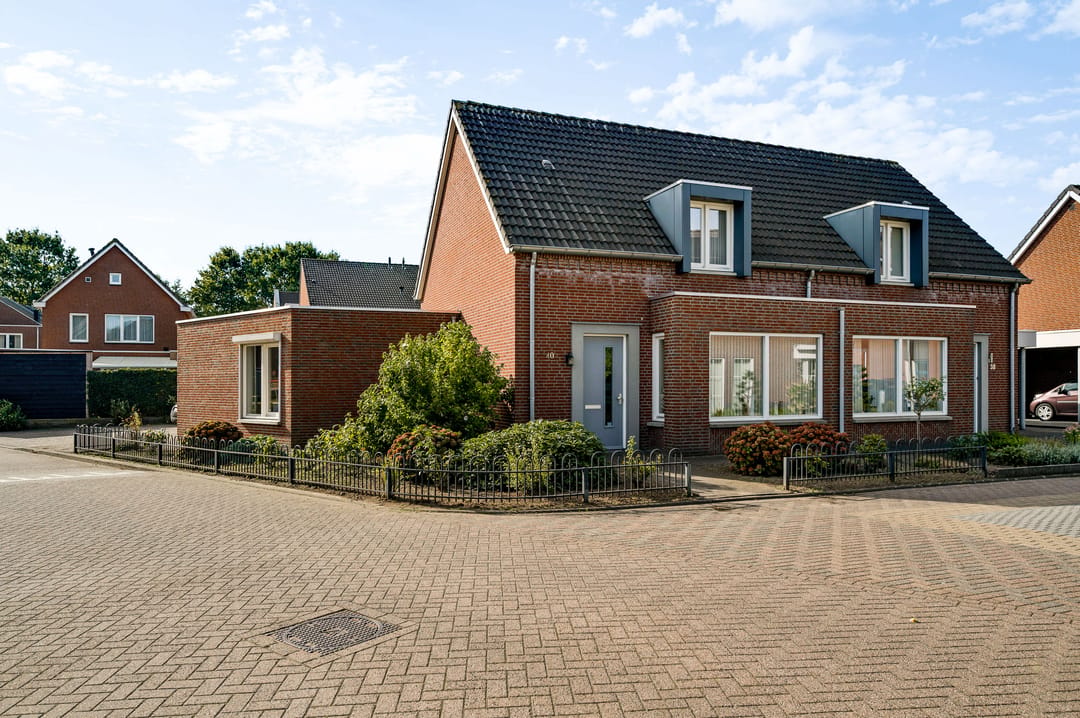 Photo 1 of Zilverschoon 40