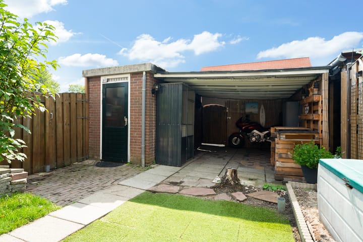 Tussenwoning te koop: Buizerdveld 30, Zoetermeer