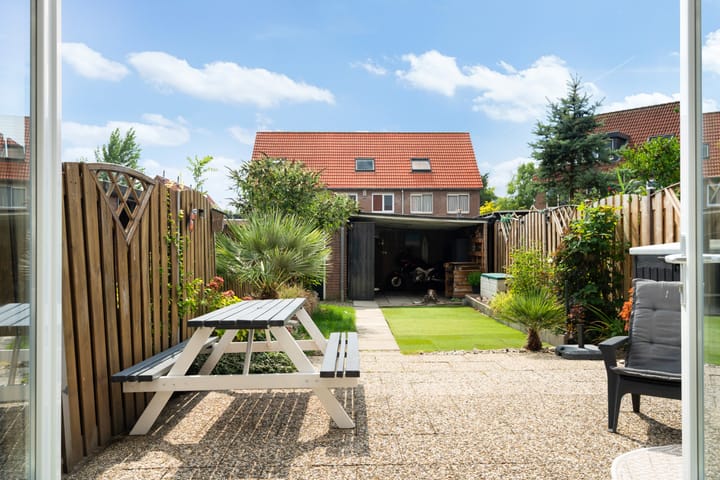 Tussenwoning te koop: Buizerdveld 30, Zoetermeer