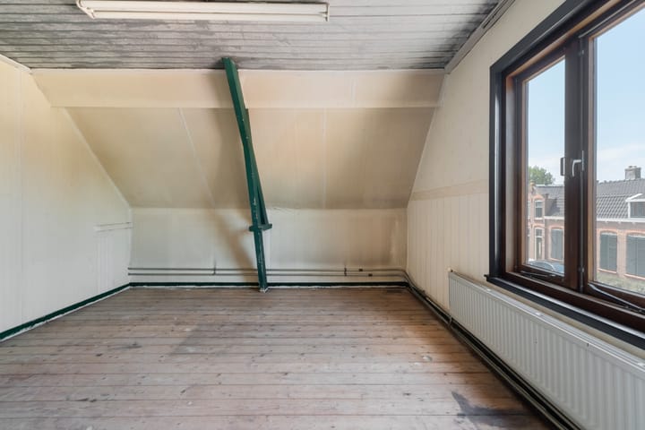 Vrijstaande woning te koop: Eerste Stationsstraat 152, Zoetermeer