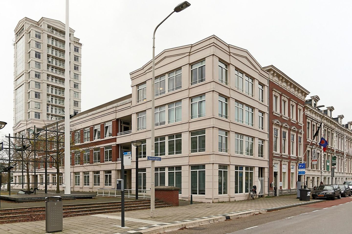 Foto 1 van Burgemeester De Monchyplein 326