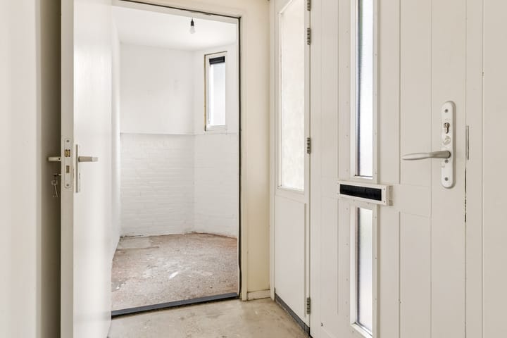 Appartement te koop: Middenhof 27, Almere