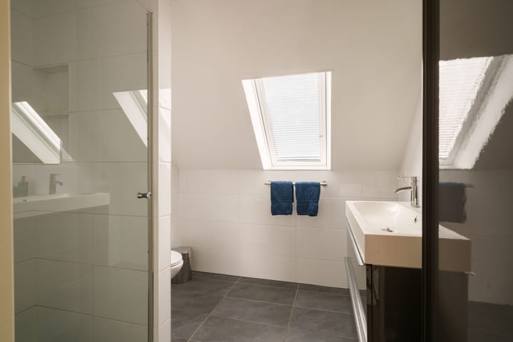Tussenwoning te koop: L.C. van der Vlugtstraat 116, Almere
