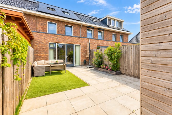 Tussenwoning te koop: Schoolslag 5, Zuidoostbeemster