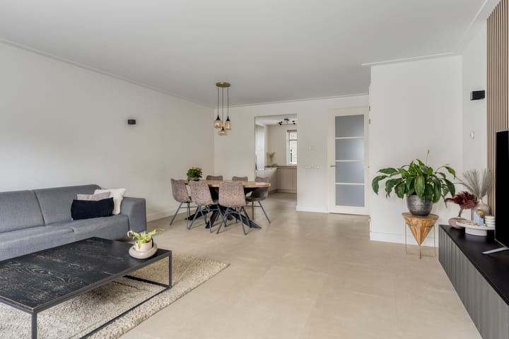Tussenwoning te koop: Schoolslag 5, Zuidoostbeemster