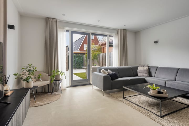 Tussenwoning te koop: Schoolslag 5, Zuidoostbeemster