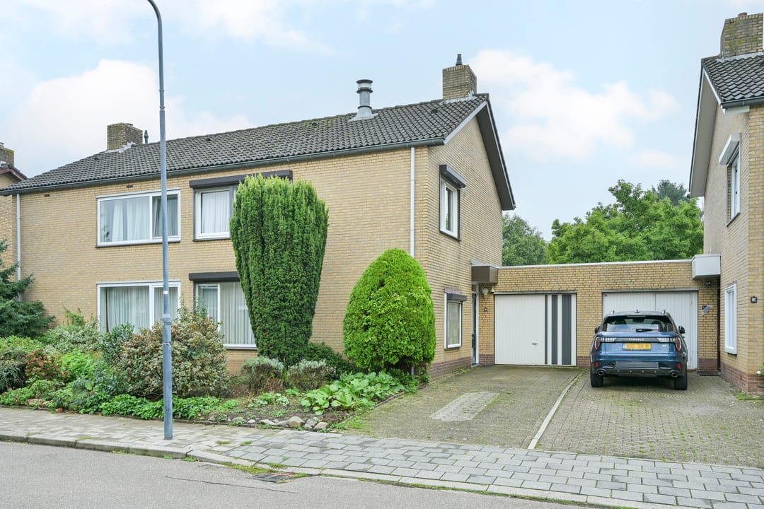 Photo 13 of Schaloenstraat 28