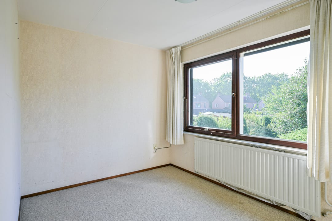 Photo 11 of Schaloenstraat 28