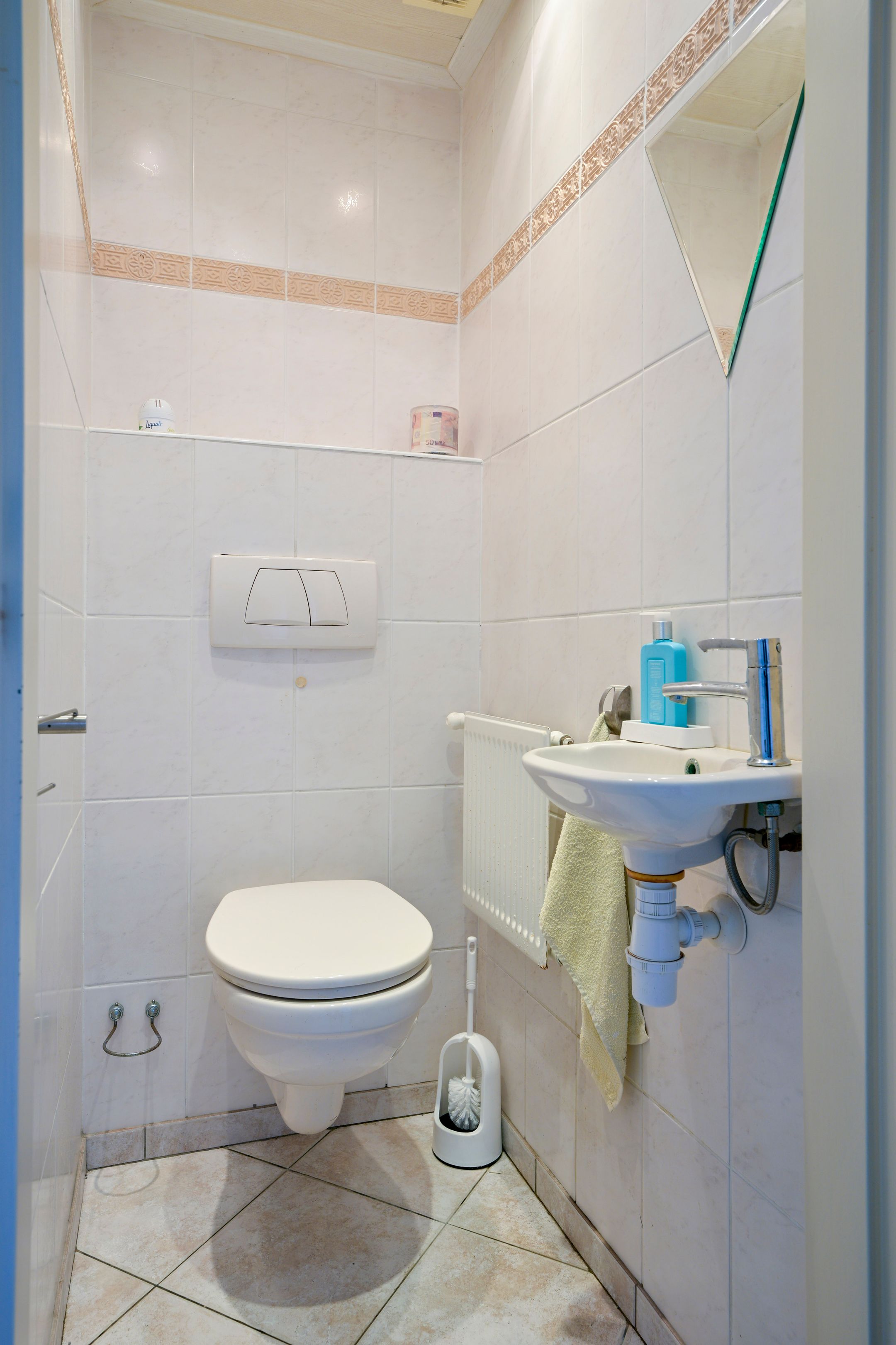Photo 15 of Schaloenstraat 28