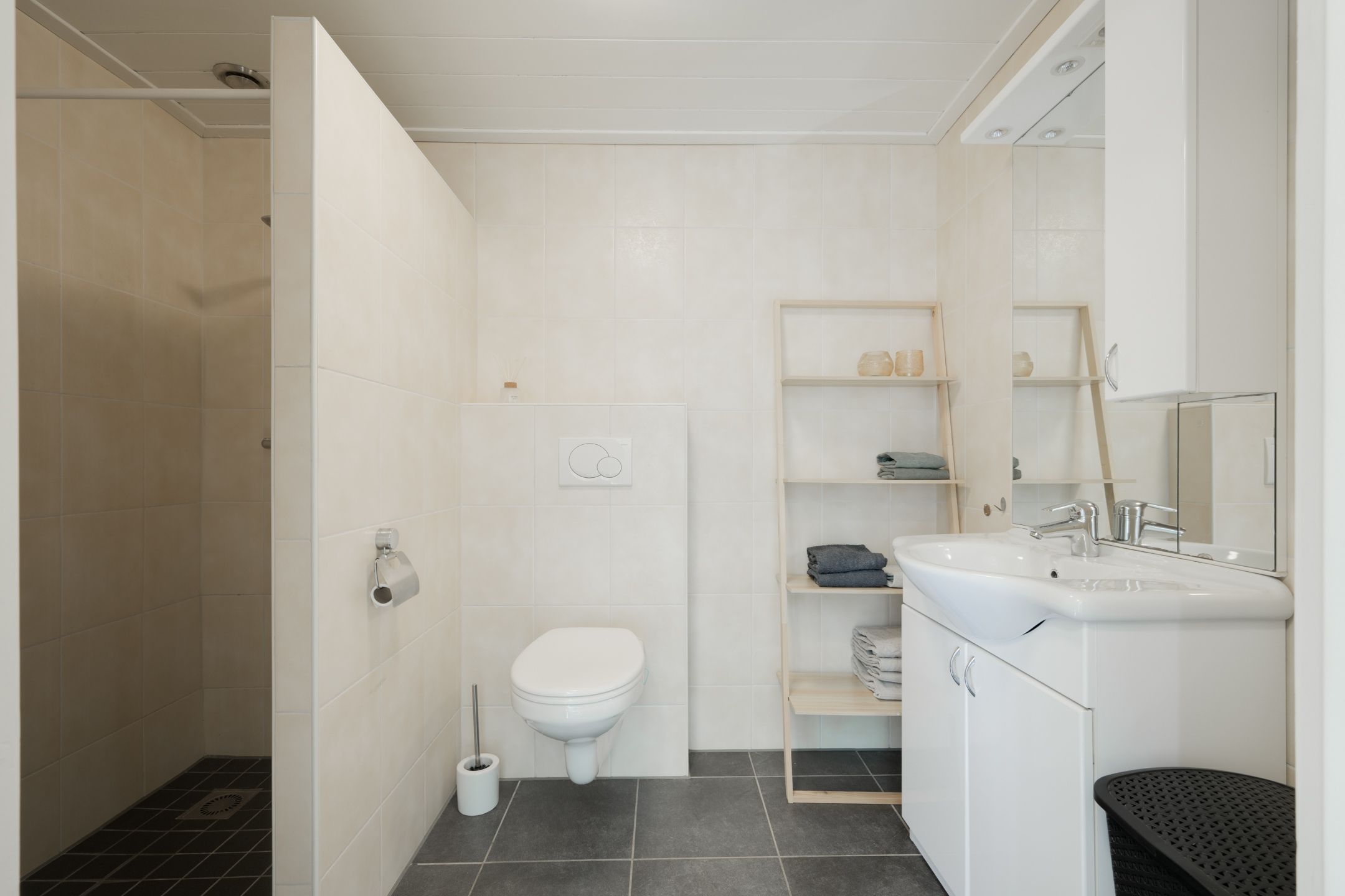 Photo 27 of Raadhuisstraat 43-B