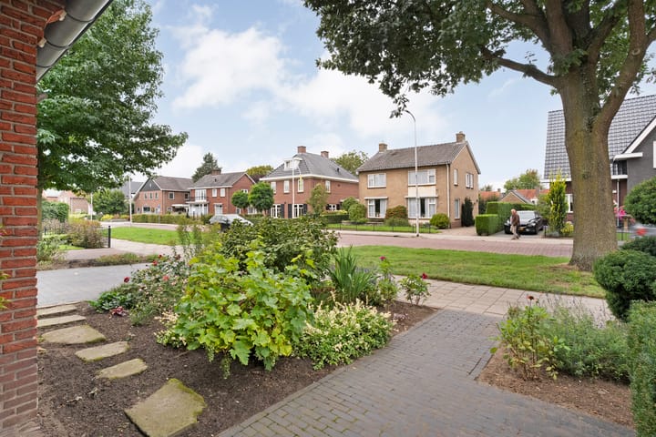 Vrijstaande woning te koop: Korenstraat 27, Raalte