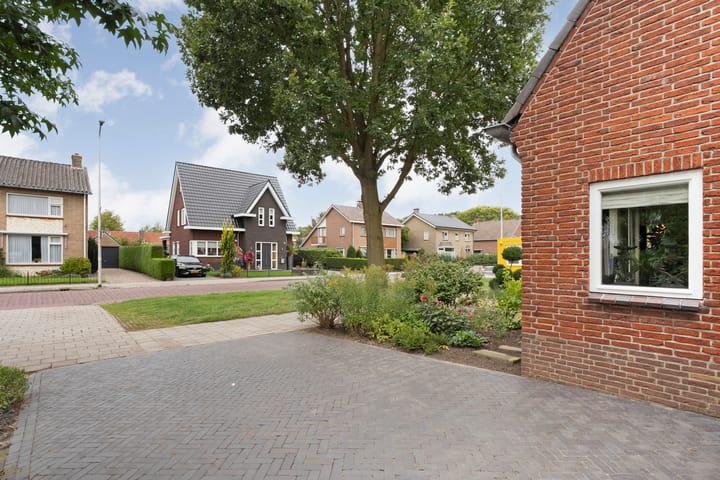 Vrijstaande woning te koop: Korenstraat 27, Raalte