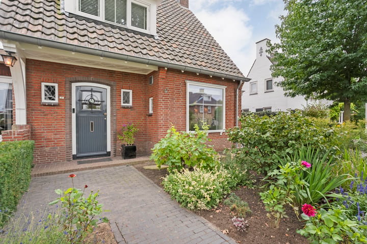 Vrijstaande woning te koop: Korenstraat 27, Raalte
