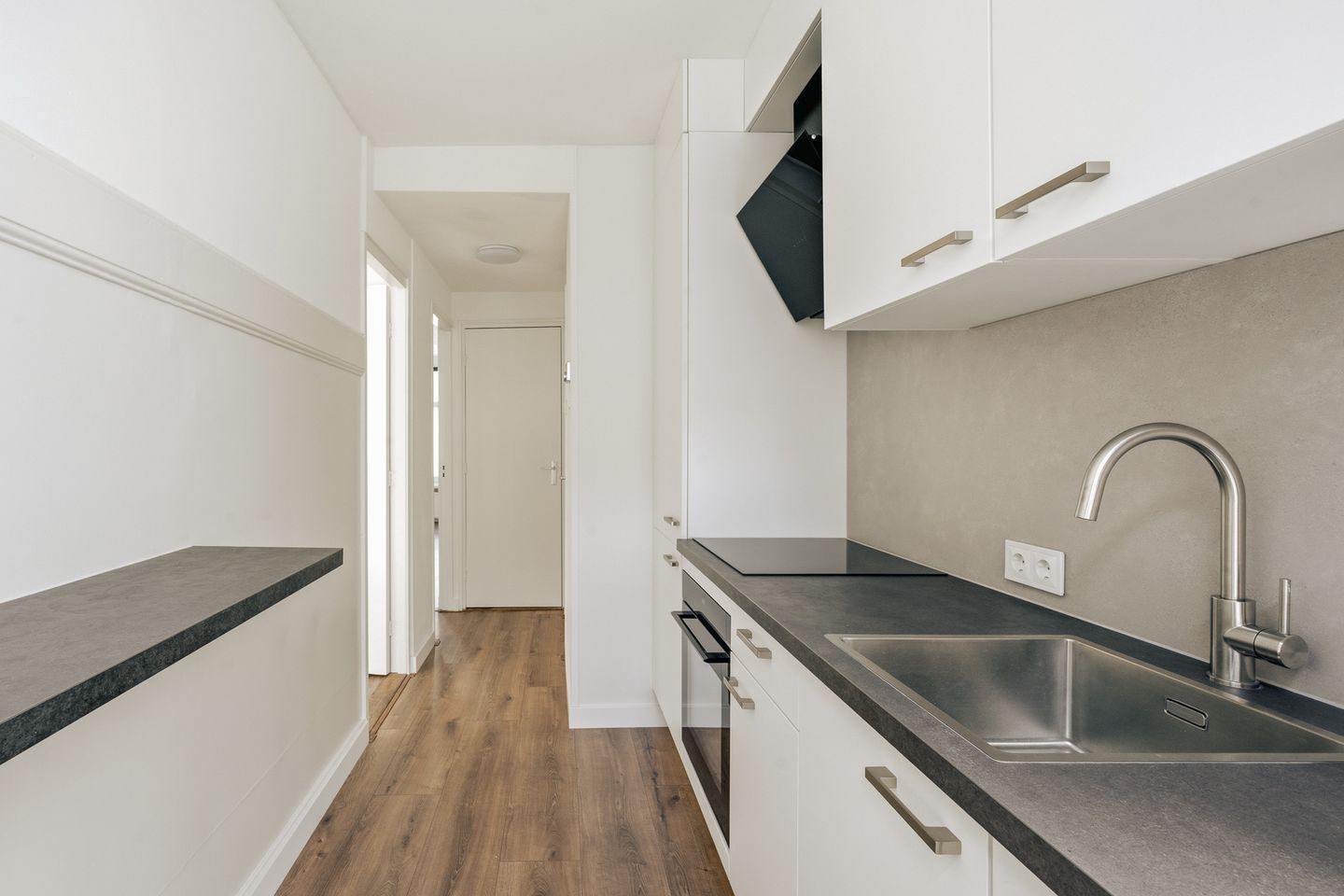 Photo 14 of Albert Cuypstraat 94-2