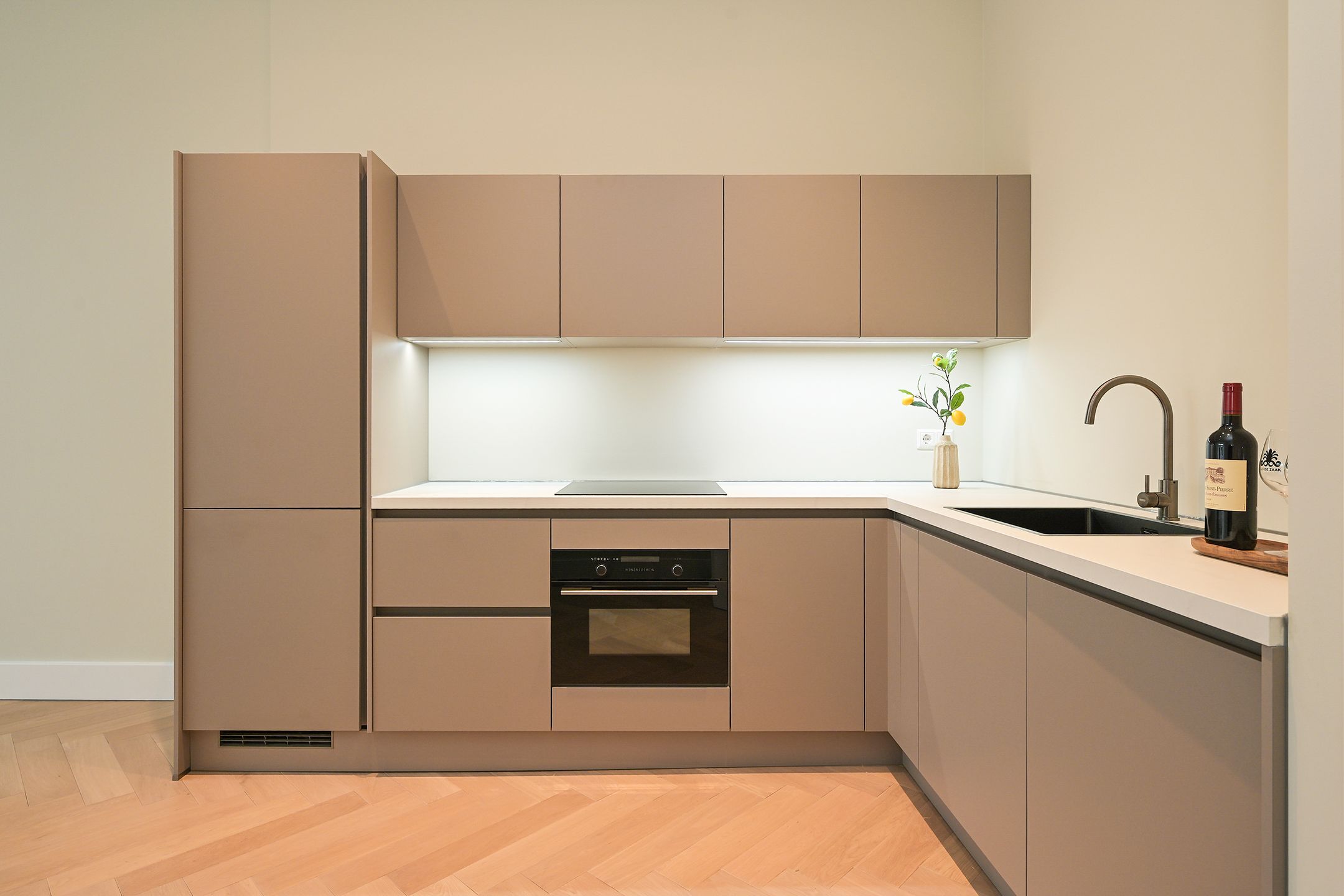 Photo 12 of Voordam 11-A