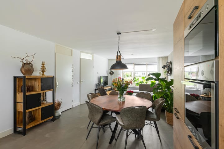 Tussenwoning te koop: Koraalstoep 71, Assen
