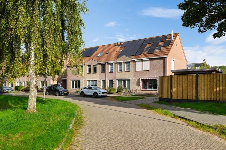 Tussenwoning te koop: Koraalstoep 71, Assen