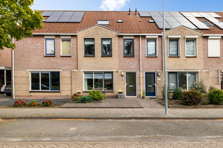 Tussenwoning te koop: Koraalstoep 71, Assen