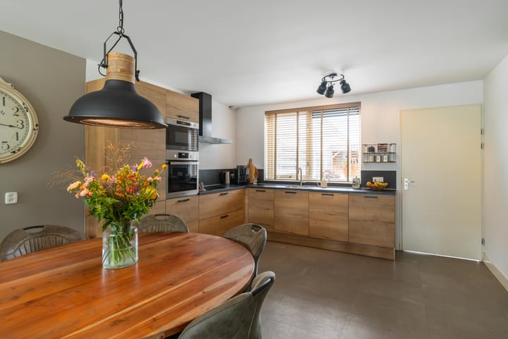 Tussenwoning te koop: Koraalstoep 71, Assen
