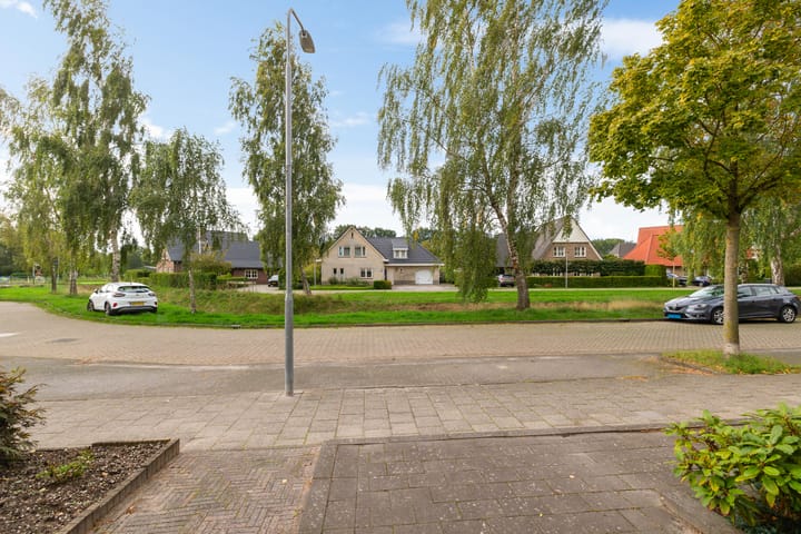 Tussenwoning te koop: Koraalstoep 71, Assen