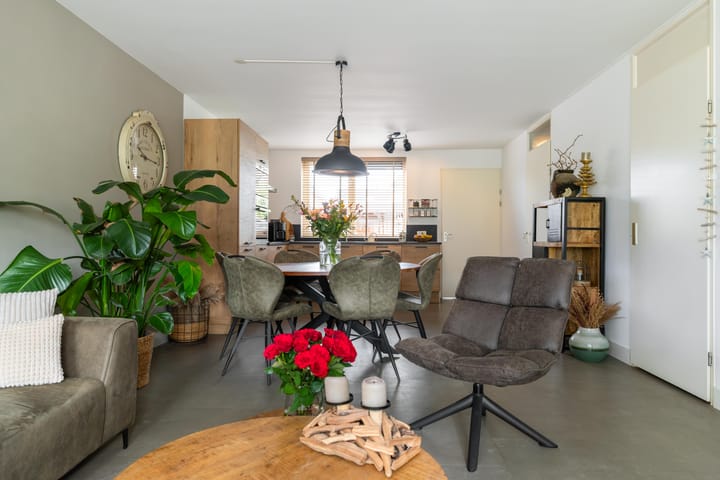 Tussenwoning te koop: Koraalstoep 71, Assen