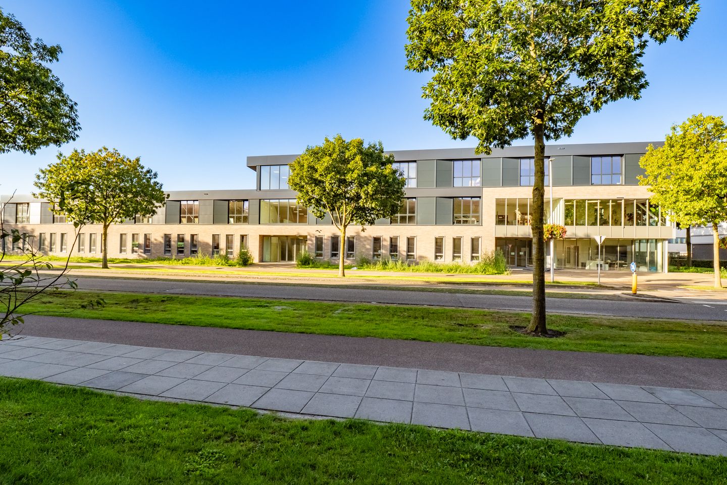 Bekijk foto 1 van Hertogswetering 8-L