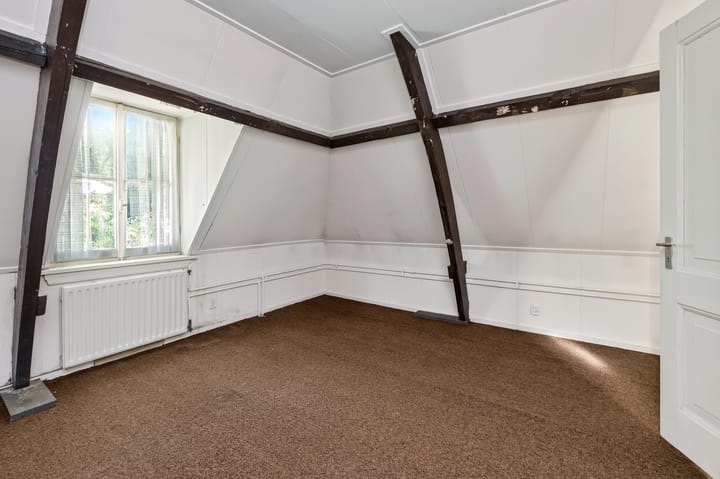 Tussenwoning te koop: Kerkstraat 1, Dieren