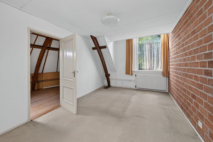 Tussenwoning te koop: Kerkstraat 1, Dieren